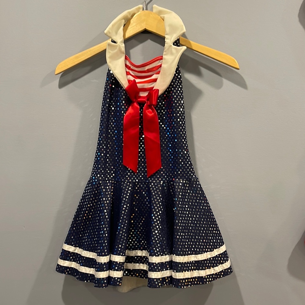 Child Large sailor costume. Includes hat.